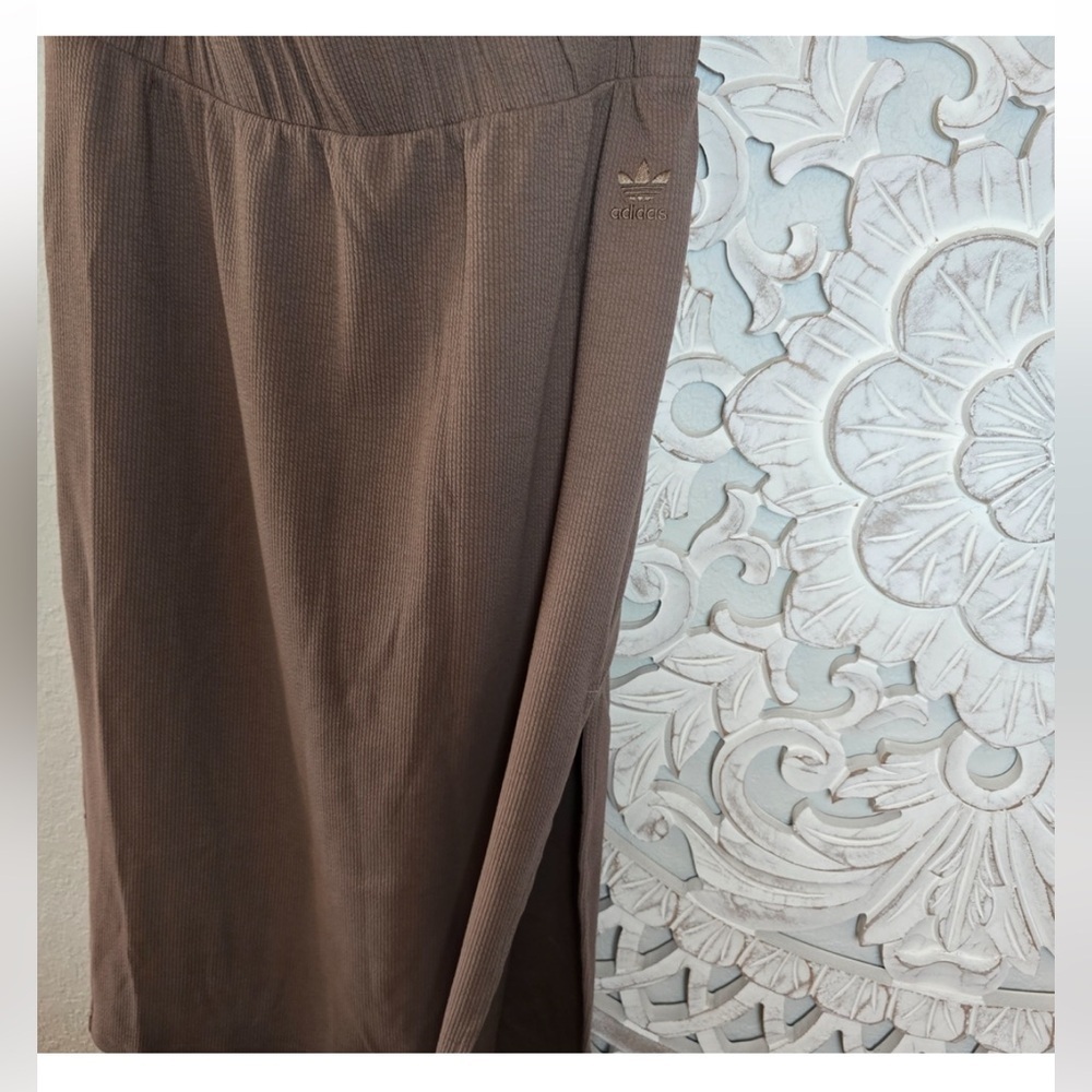Adidas Originals Women's Sportwear Fit Ribbed Midi Skirt Taupe Size L - Picture 6 of 9